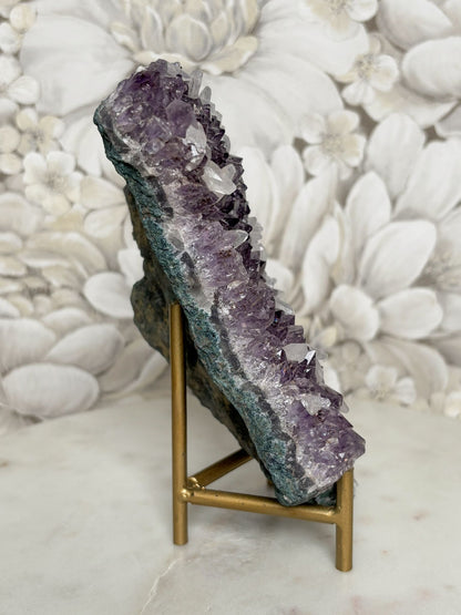 Amethyst mit vielen Calcitspitzen