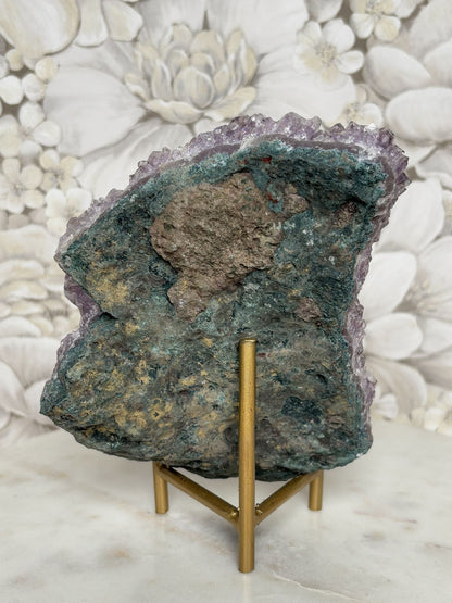 Amethyst mit vielen Calcitspitzen