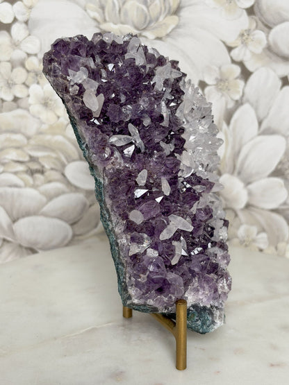 Amethyst mit vielen Calcitspitzen