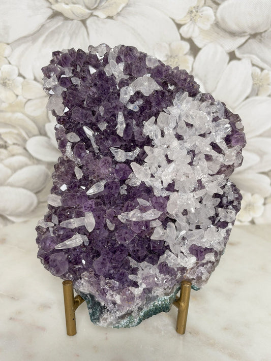 Amethyst mit vielen Calcitspitzen