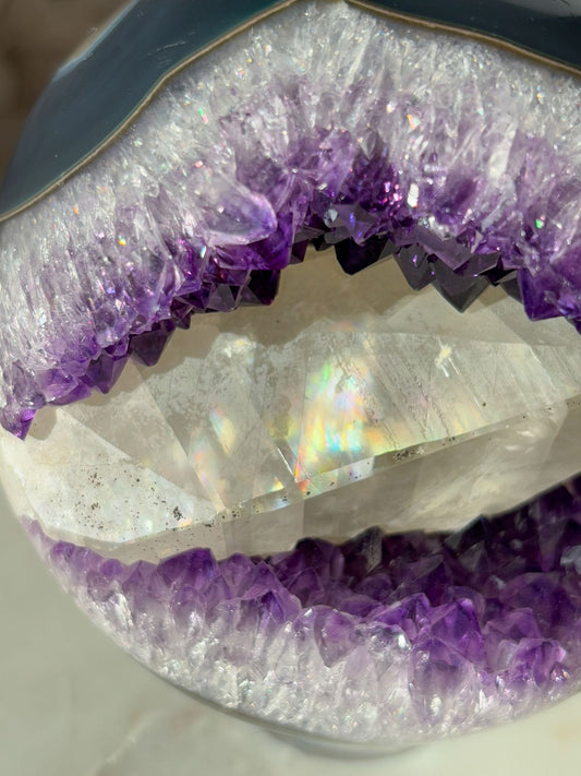 Amethyst Sphere mit Regenbogen Calcit 🌈