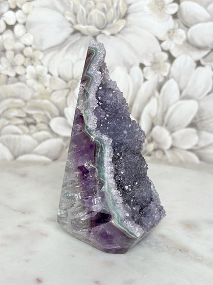 Amethyst in Diamantenform