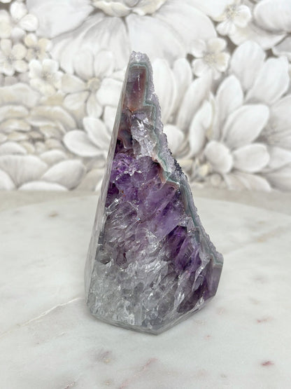 Amethyst in Diamantenform