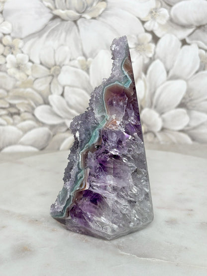 Amethyst in Diamantenform