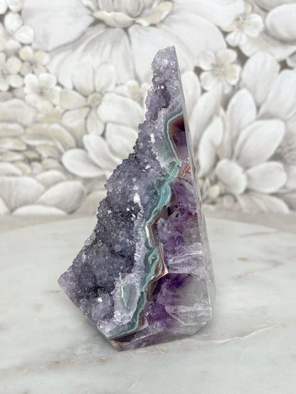 Amethyst in Diamantenform