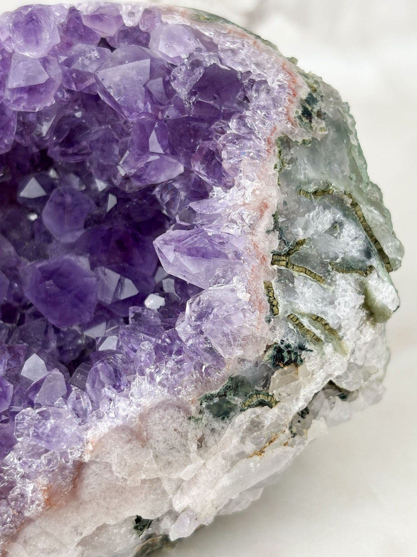 Amethyst Geode Nr. 26 (Y1Z)