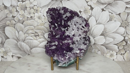 Amethyst mit vielen Calcitspitzen