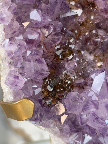 Amethyst mit Goethit Einschlüssen